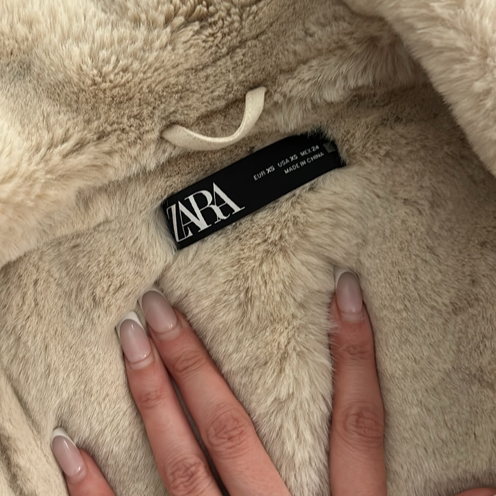 Zara fur coat - Picture 2 of 4